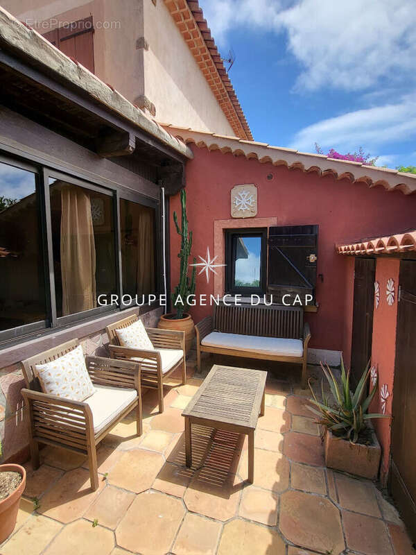 Appartement en rez de jardin en bord de mer de sainte maxime - photo 2
