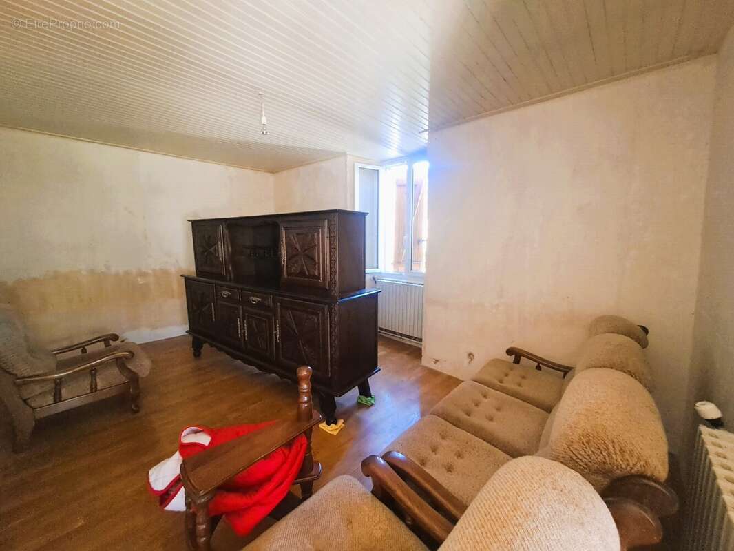 Maison à CAMPAGNAC-LES-QUERCY