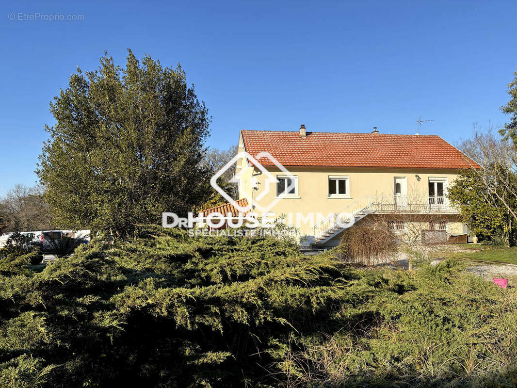 Maison à COULOUNIEIX-CHAMIERS