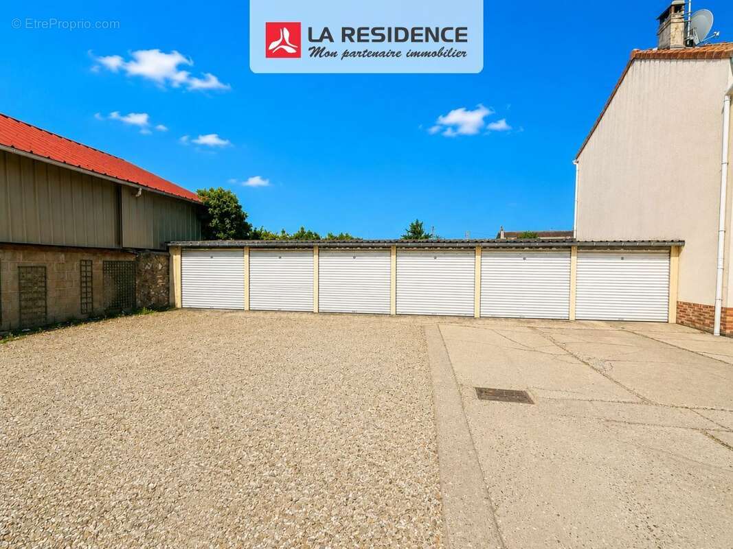 Parking à Bonnieres-Sur-Seine  - photo 2