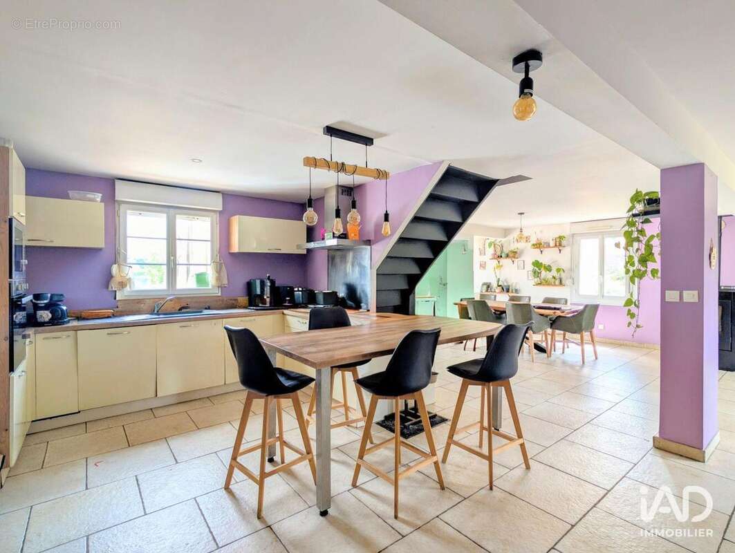 Maison 143 m² à Fontaine-Lavaganne  - photo 4