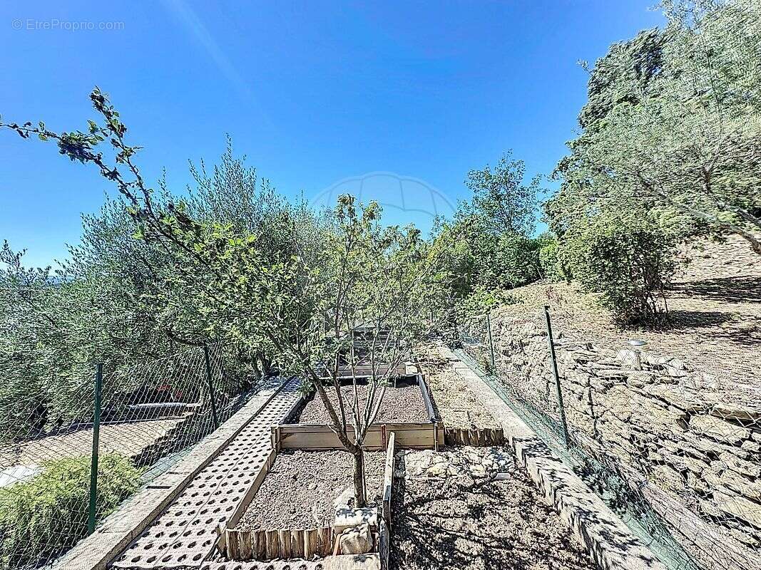 Maison à BOISSET-ET-GAUJAC