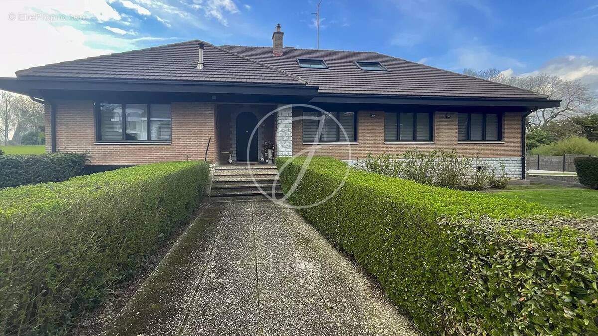 Maison à ENNETIERES-EN-WEPPES