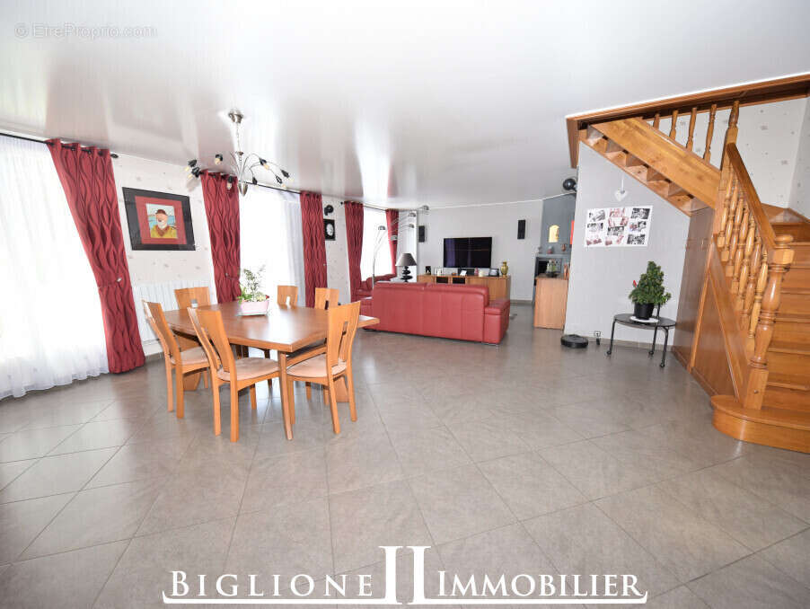 Maison à CHELLES