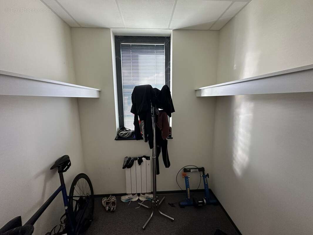 Commerce à NOGENT-LE-PHAYE