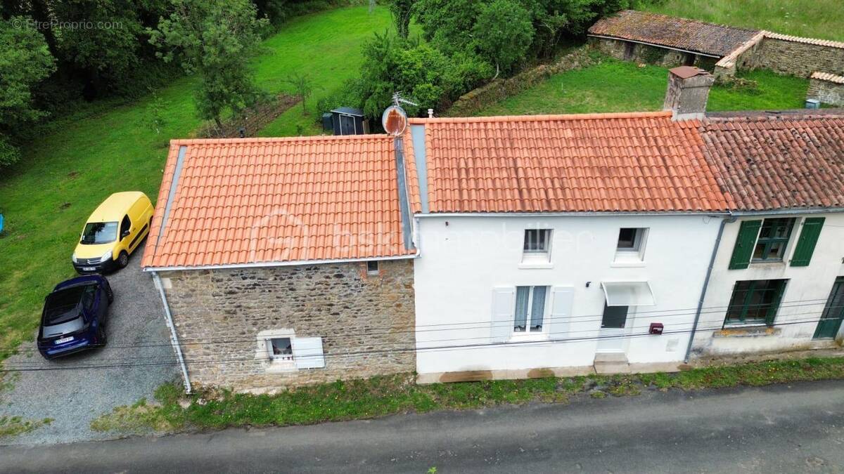 Maison à L'HERMENAULT