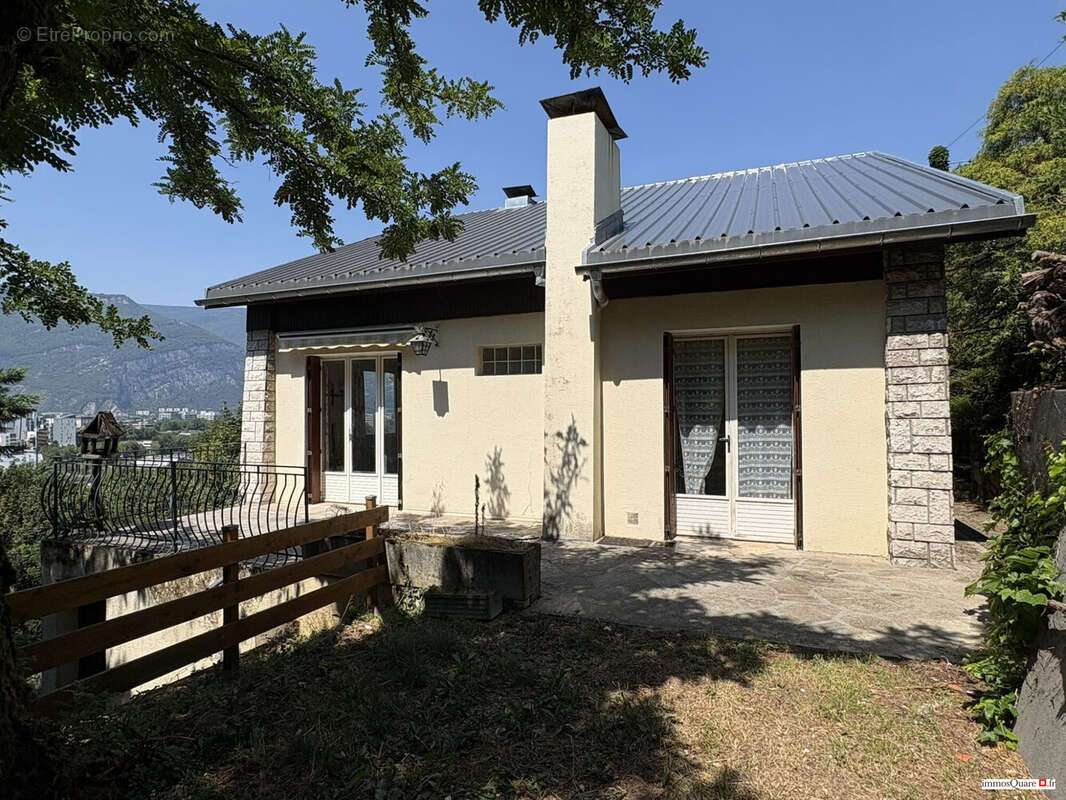 Maison 179 m² à Saint-Martin-Le-Vinoux  - photo 7