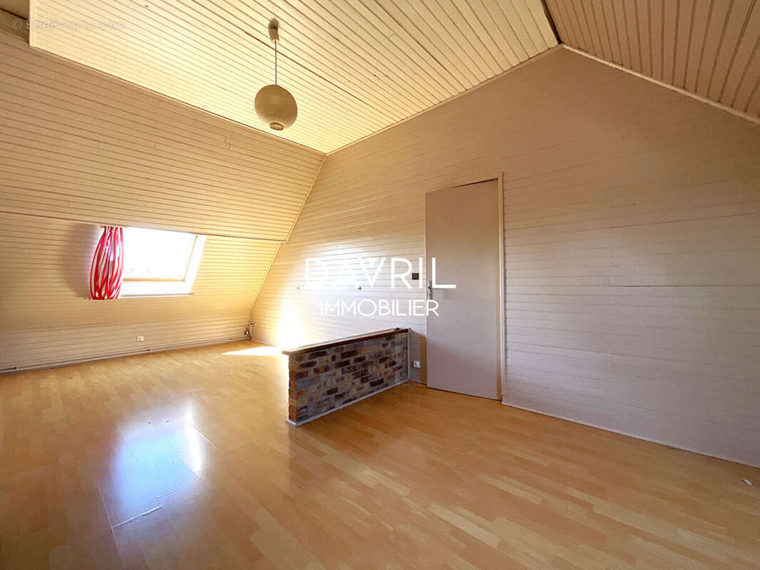 Maison à CHANTELOUP-LES-VIGNES