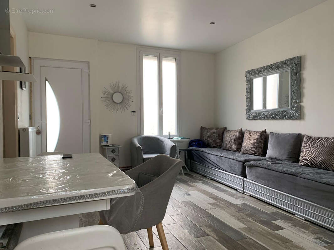 Maison à LES MUREAUX