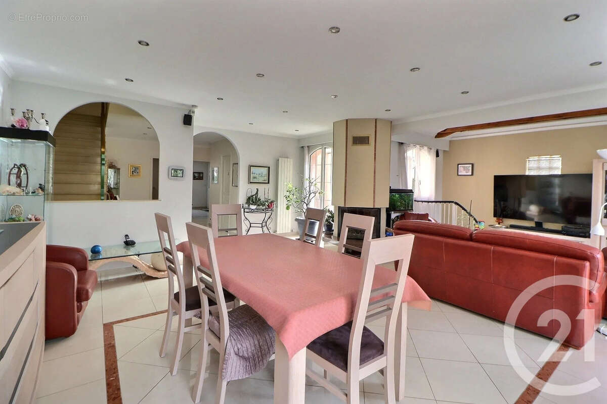 Maison à AULNAY-SOUS-BOIS