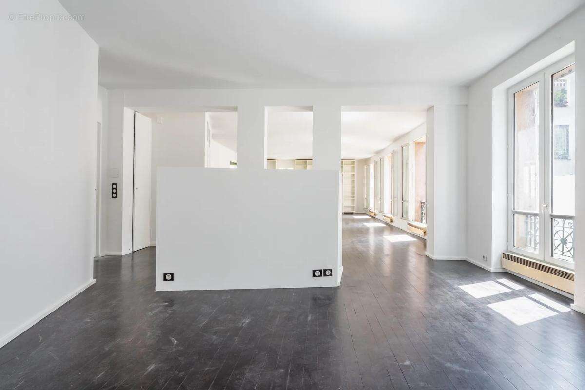 Appartement à PARIS-11E