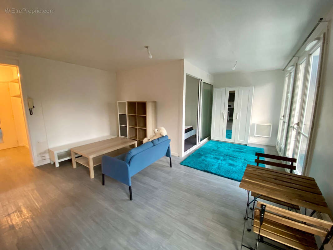 Appartement à PARAY-VIEILLE-POSTE