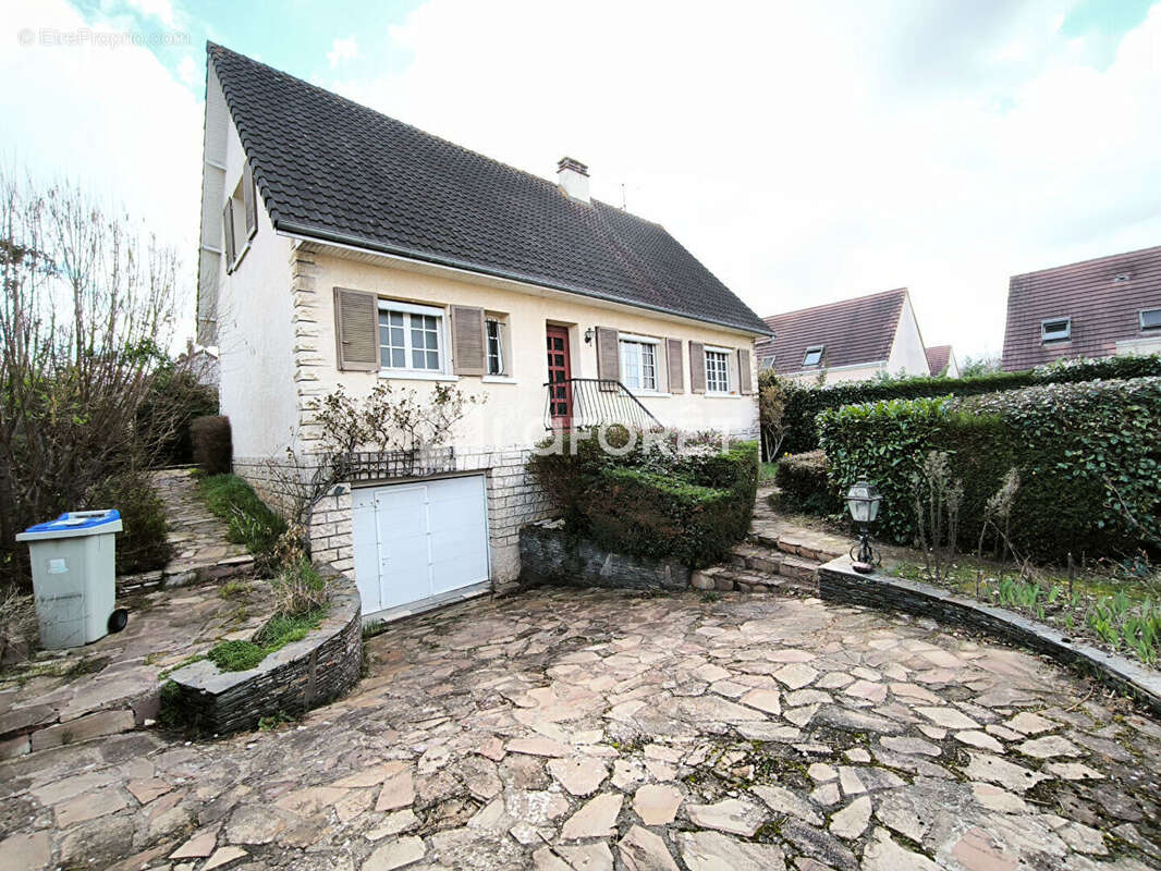 Maison à ROSNY-SUR-SEINE