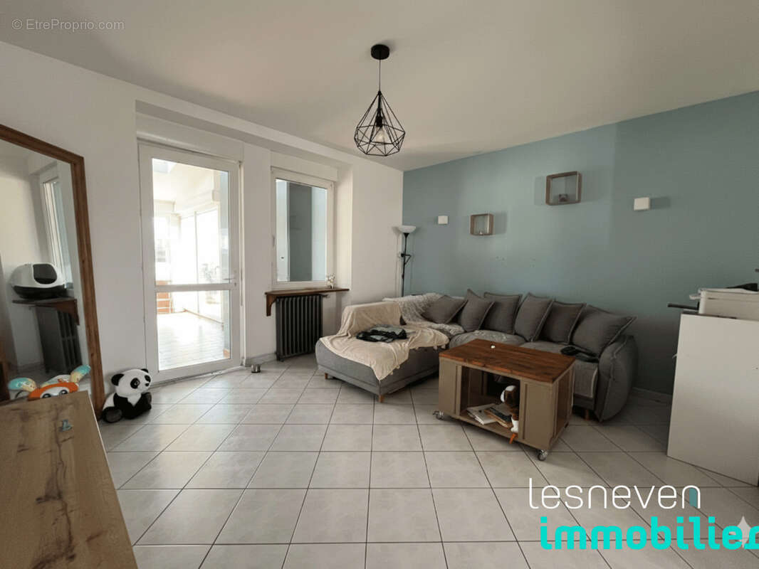 Appartement à PLOUVIEN