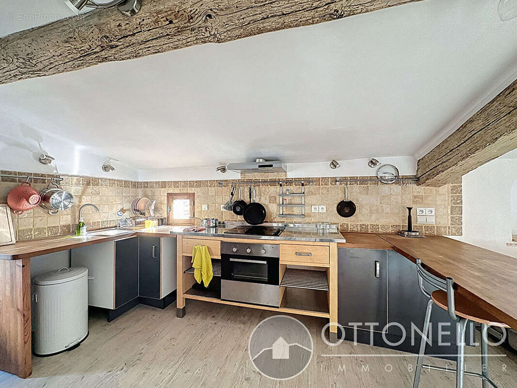 Maison de village 7 pièces de 191 m2 à Roquebrune-sur-Argens avec cour intérieure - photo 15