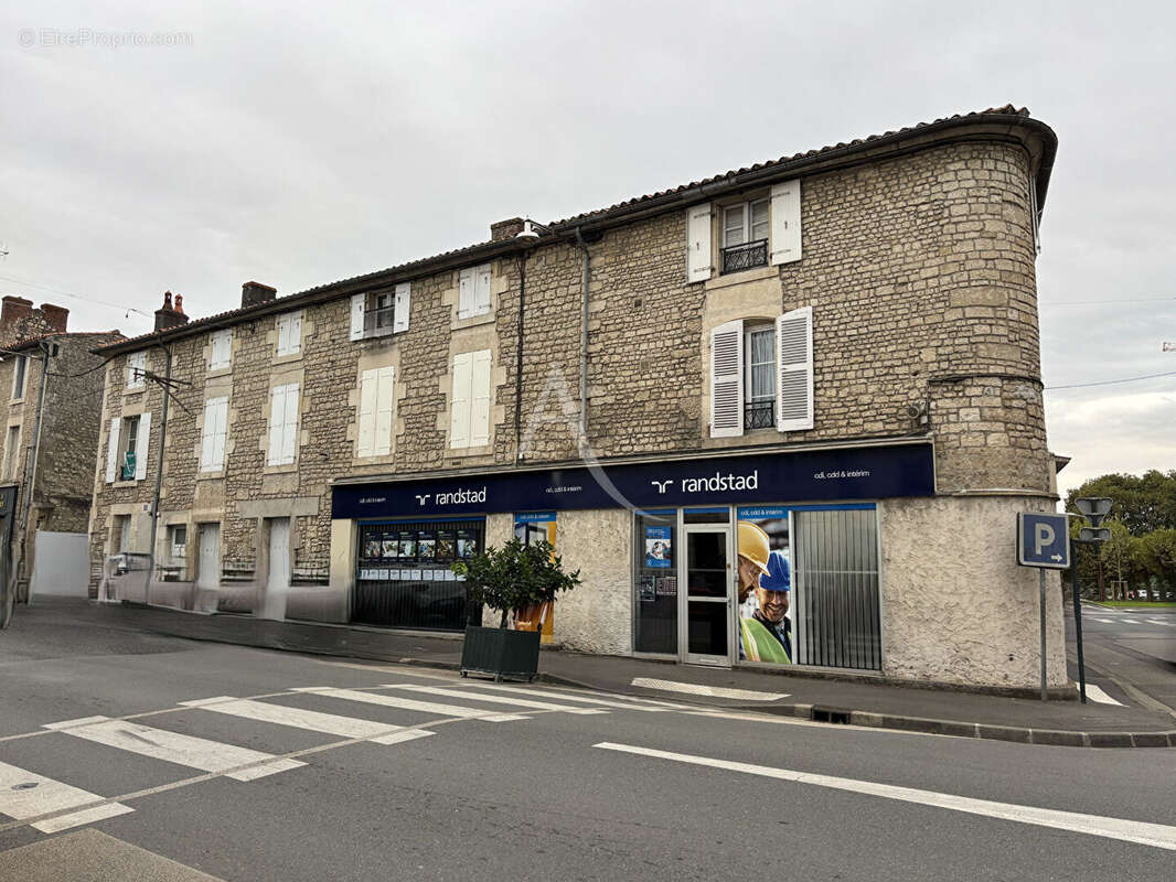 Appartement à FONTENAY-LE-COMTE
