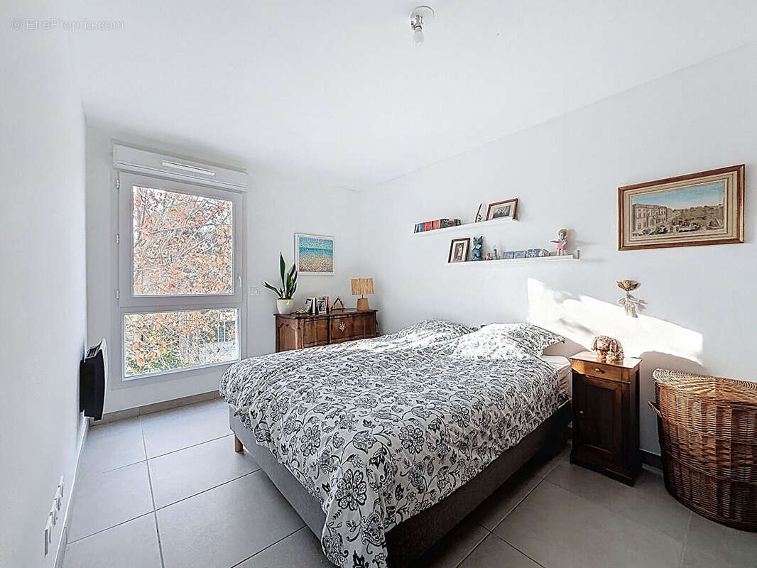 Appartement à MARSEILLE-4E