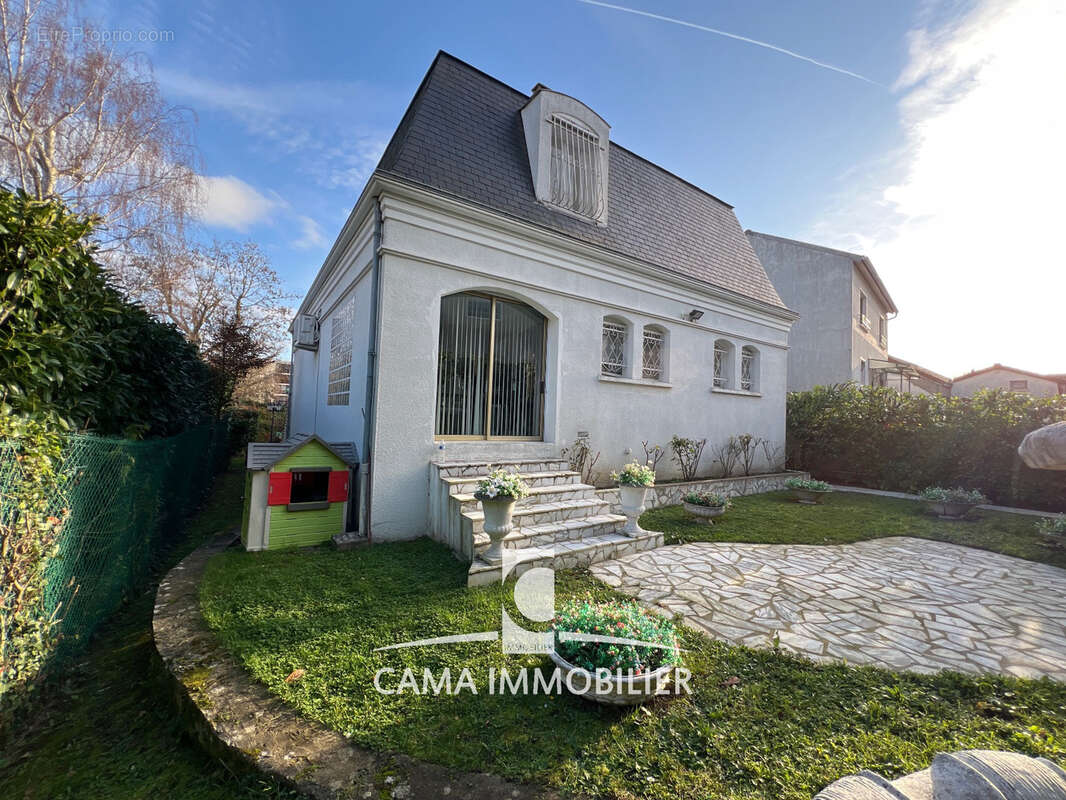 Maison à FONTENAY-LE-FLEURY