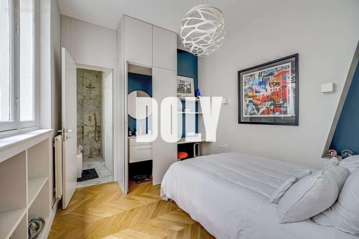 Appartement à PARIS-8E