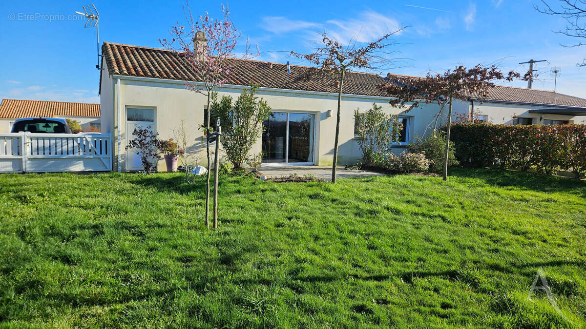 Maison à SAINT-ETIENNE-DU-BOIS