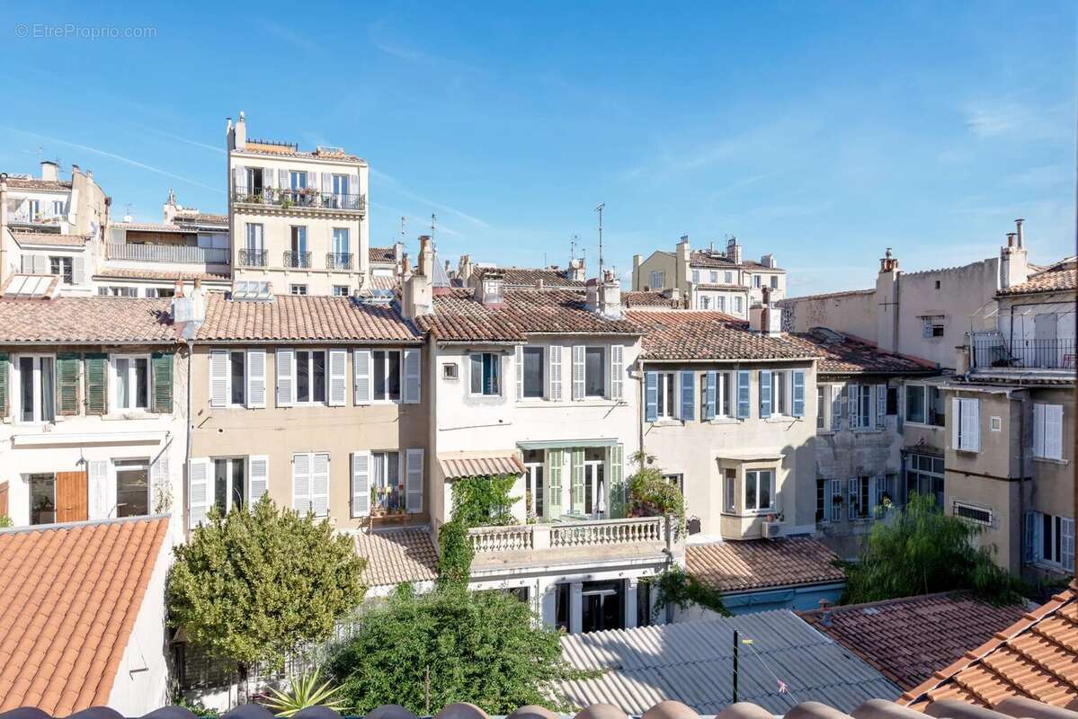 Appartement à MARSEILLE-5E