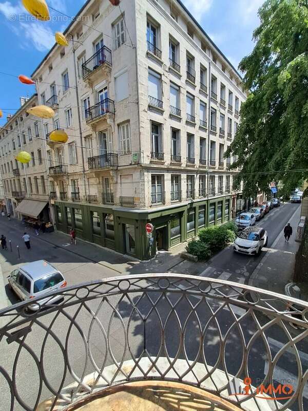 Appartement à SAINT-ETIENNE