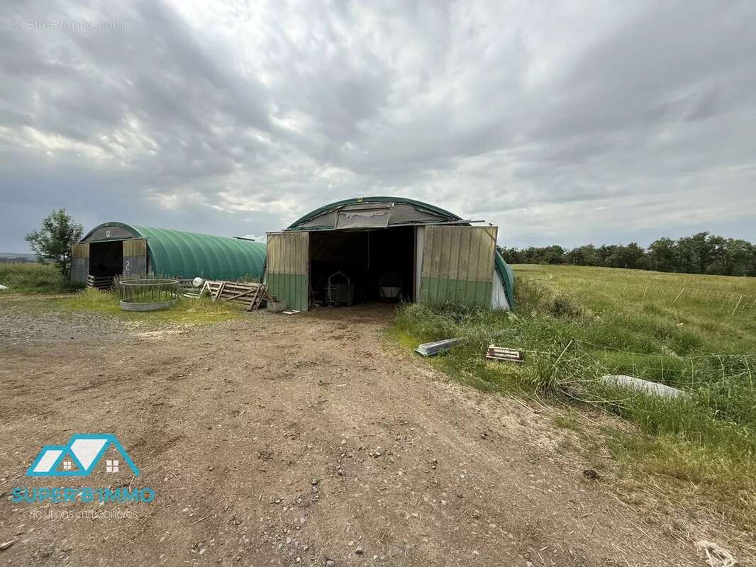 Commerce à SAINT-PRIVAT-DU-DRAGON