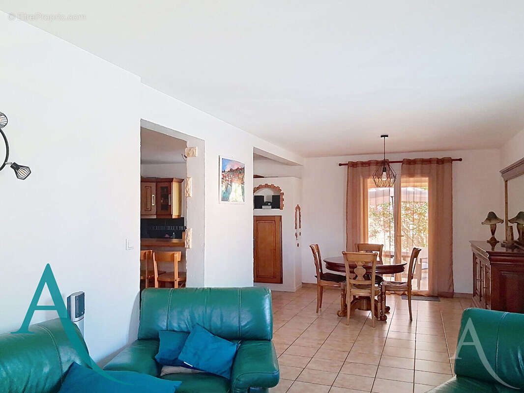 Villa T5 avec piscine sur 1200m² de terrain - photo 4