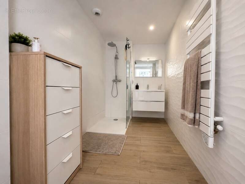 Appartement à ISSY-LES-MOULINEAUX