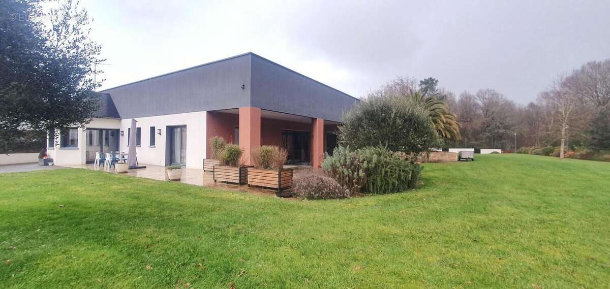 Maison à LANGUIDIC