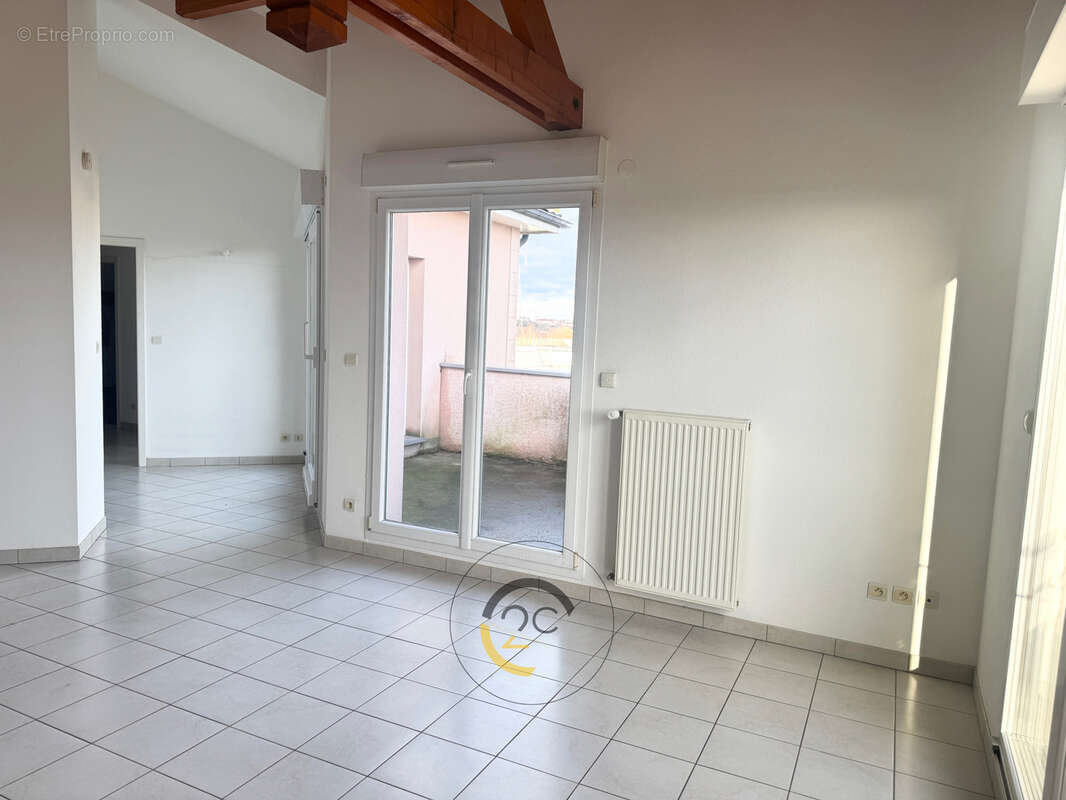 Appartement à COSNES-ET-ROMAIN