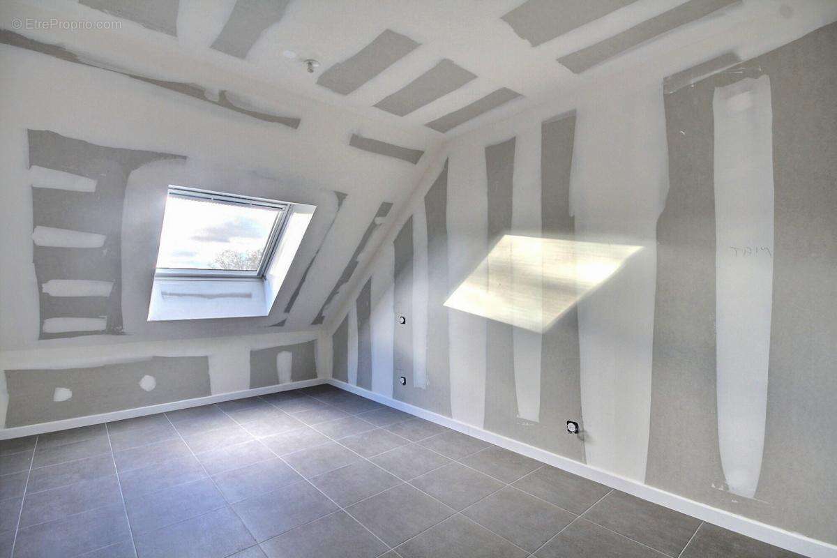 Maison à LA CHAPELLE-DES-MARAIS