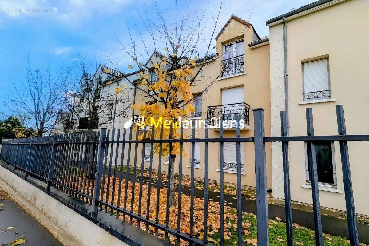 Appartement à LES MUREAUX