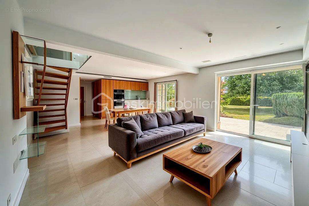 Maison à PONT-L&#039;EVEQUE