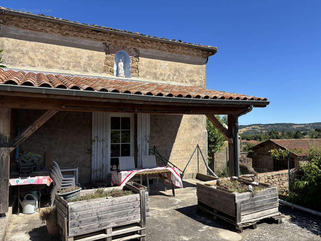 Ancienne école de village avec terrasse   Saint-Romain-d'Ay - photo 13