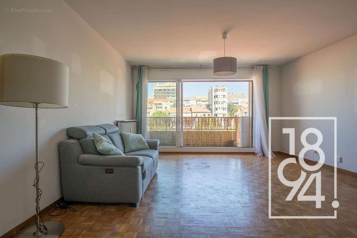 Appartement à MARSEILLE-7E