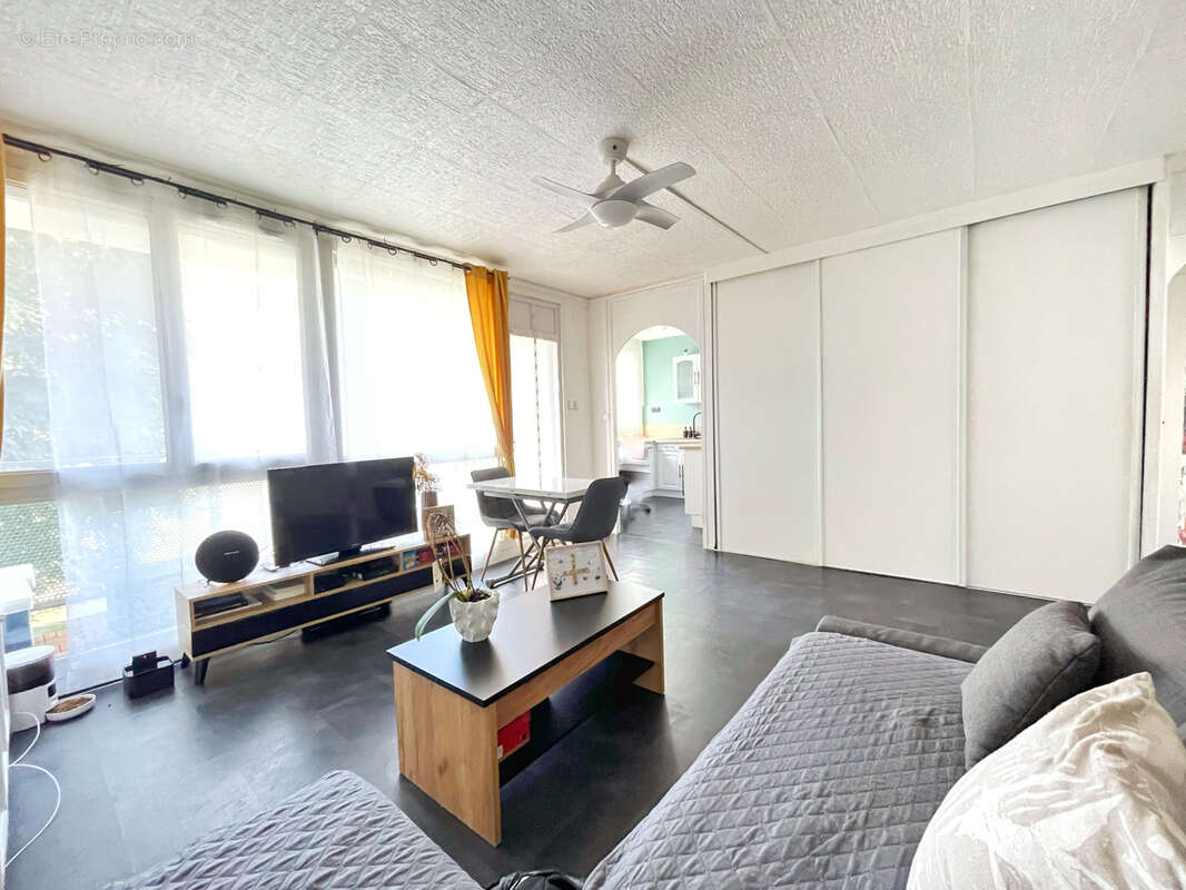 Appartement à OULLINS