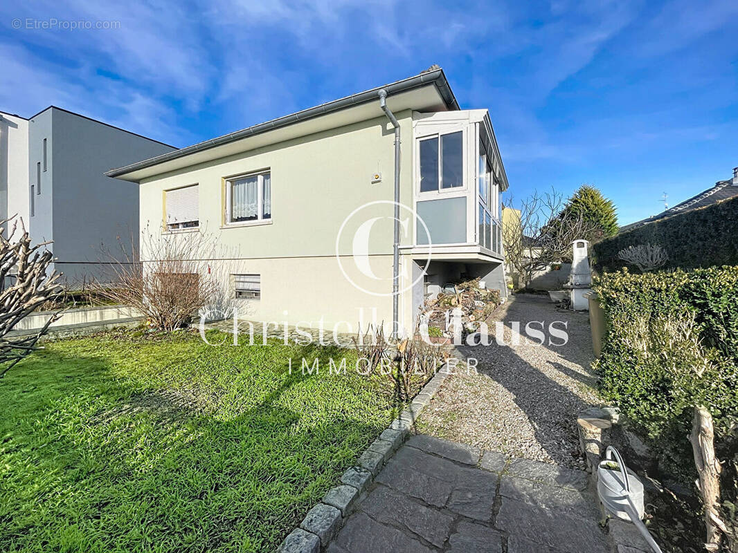 Maison à VILLAGE-NEUF