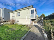 Maison à VILLAGE-NEUF