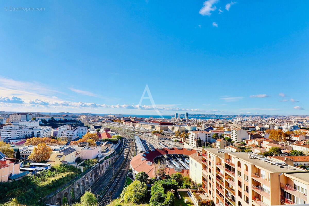 Appartement à MARSEILLE-4E