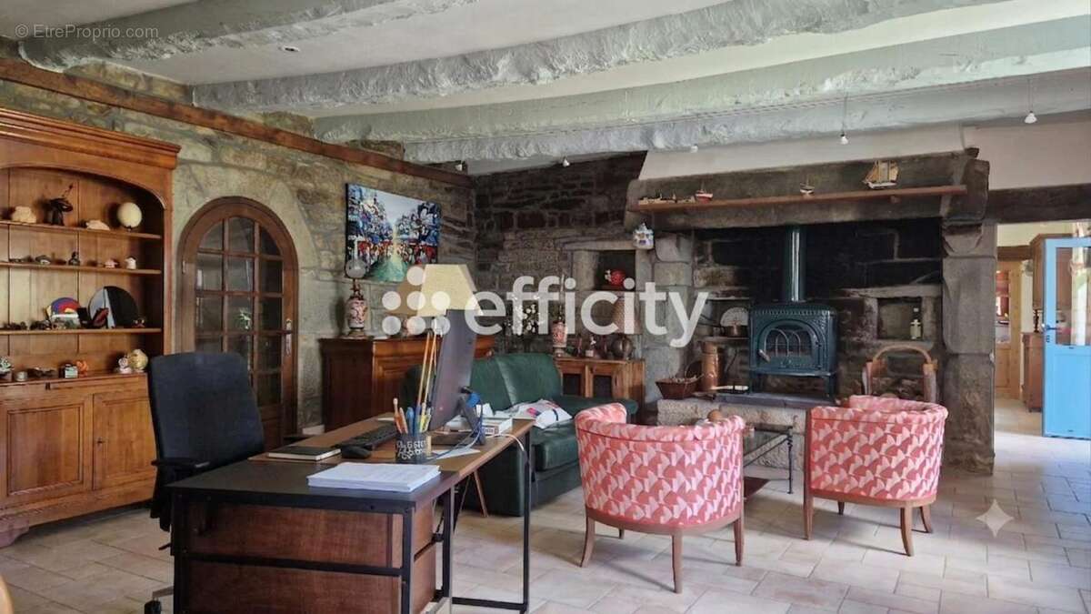 Maison à CLEGUEREC