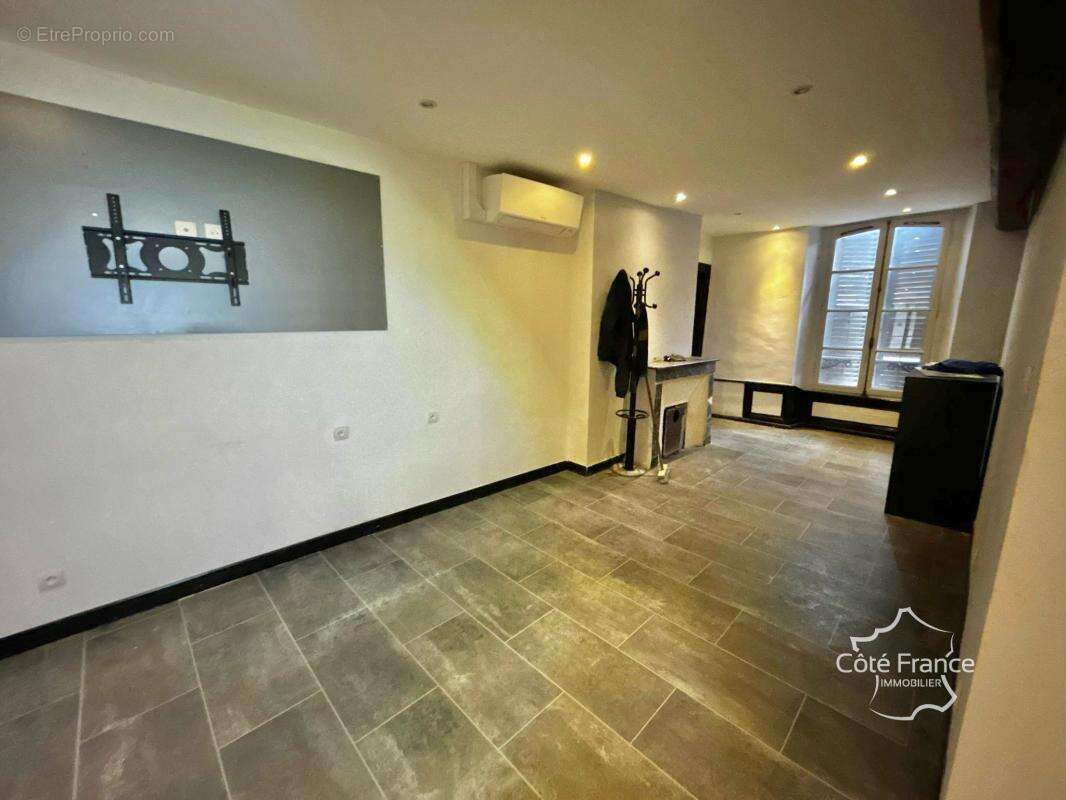 Appartement à VILLENEUVE-L'ARCHEVEQUE