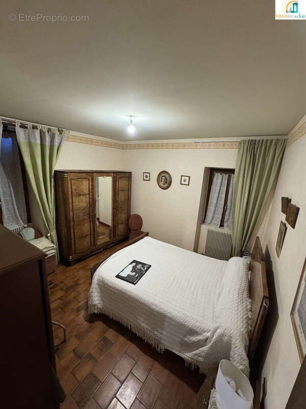 Maison à LEZAN