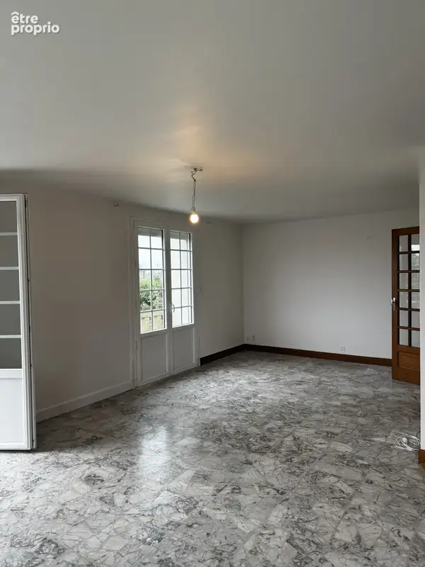 Crozon   Spacieuse maison familiale aux beaux volumes et fort potentiel - photo 7