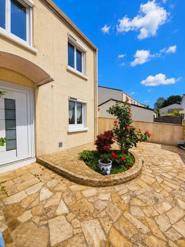 Maison à MAGNY-LES-HAMEAUX