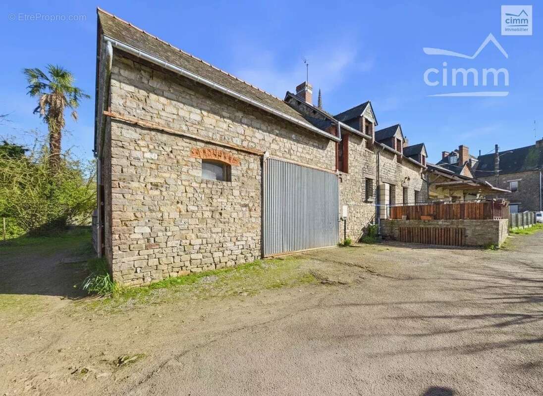 Maison à BOURG-DES-COMPTES