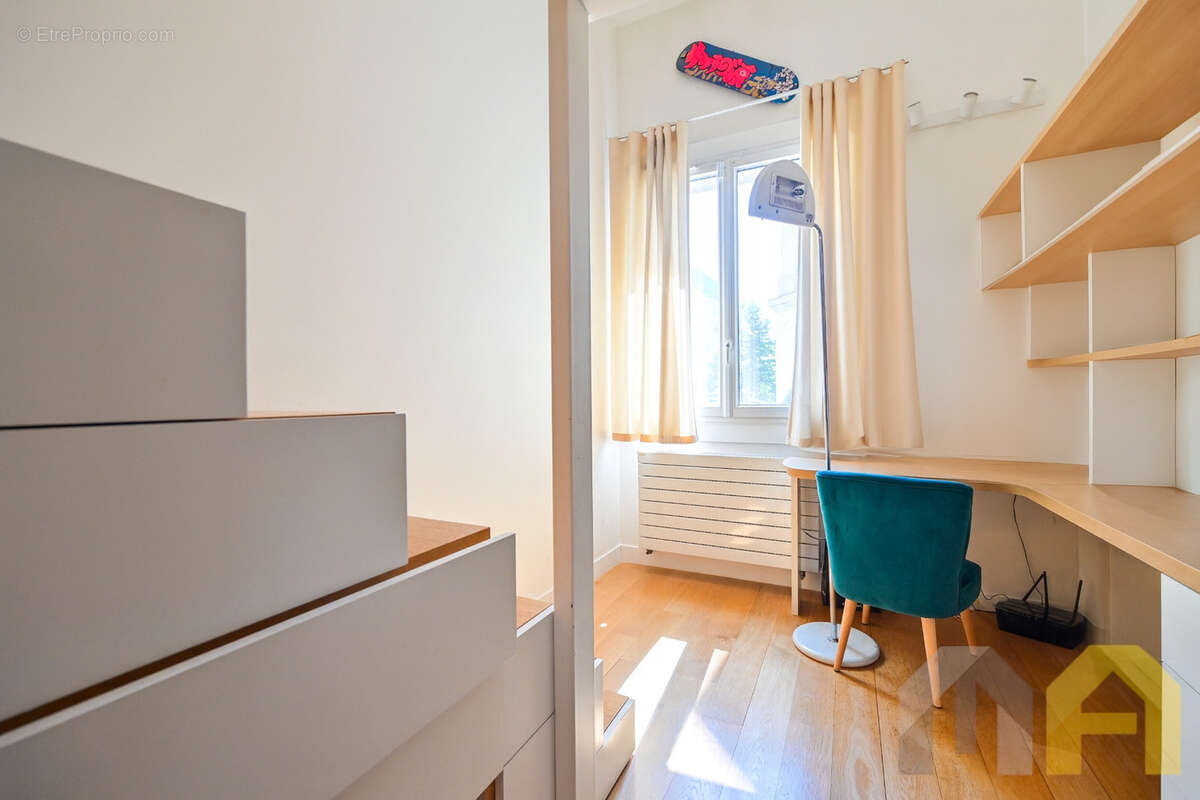 Appartement à PARIS-8E