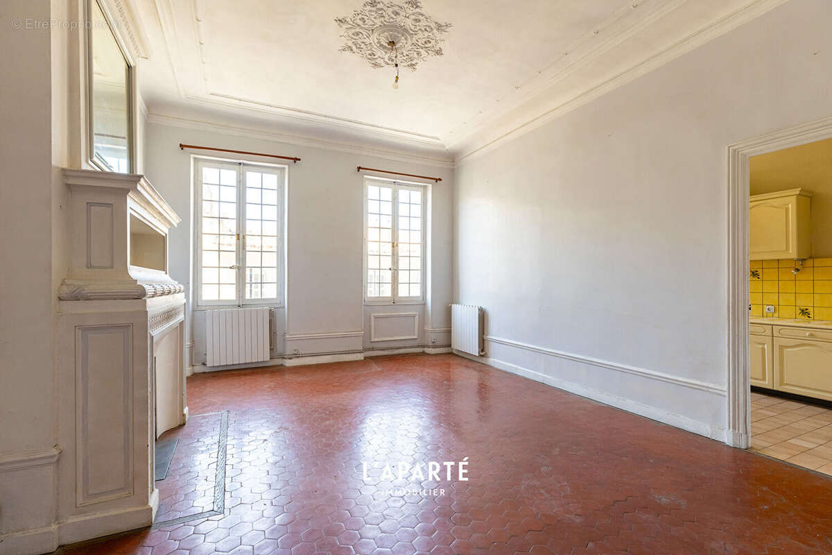 Appartement à MARSEILLE-6E