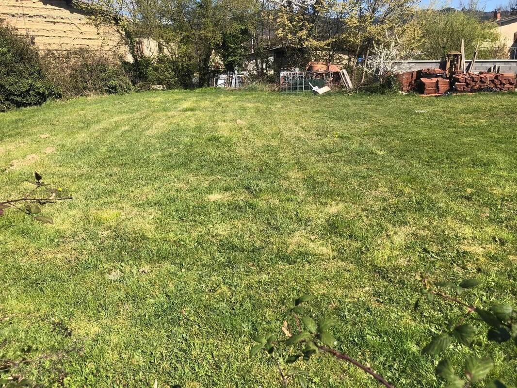 Terrain à ESCOUTOUX