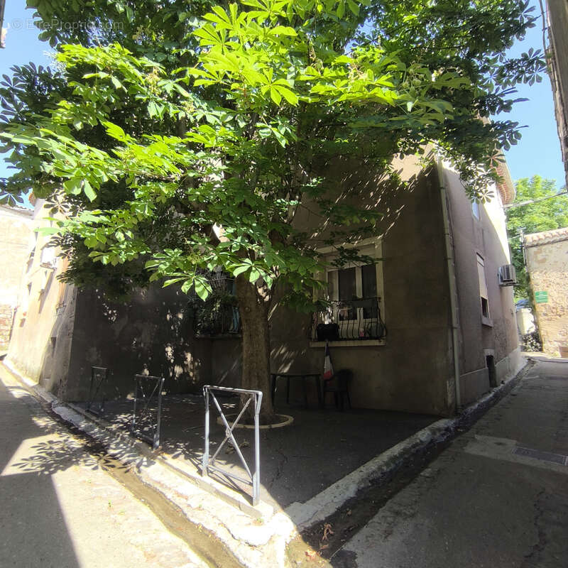 Maison à FONTCOUVERTE